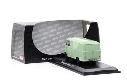 1:43 Schuco Mercedes-Benz L 319 Kastenwagen grün no. 02801