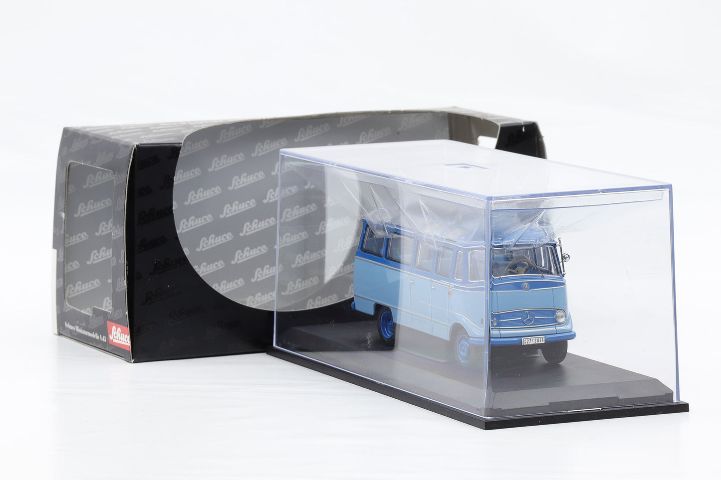 1:43 Schuco Mercedes-Benz O 319 Bus hellblau no. 02814