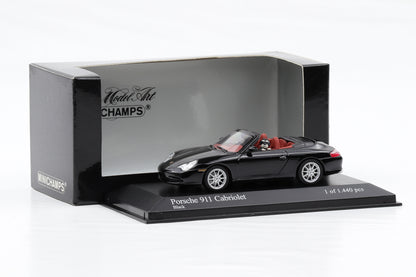 1:43 Minichamps Porsche 911 996 Carrera Cabriolet 2001 schwarz mit Hunden P.Lang