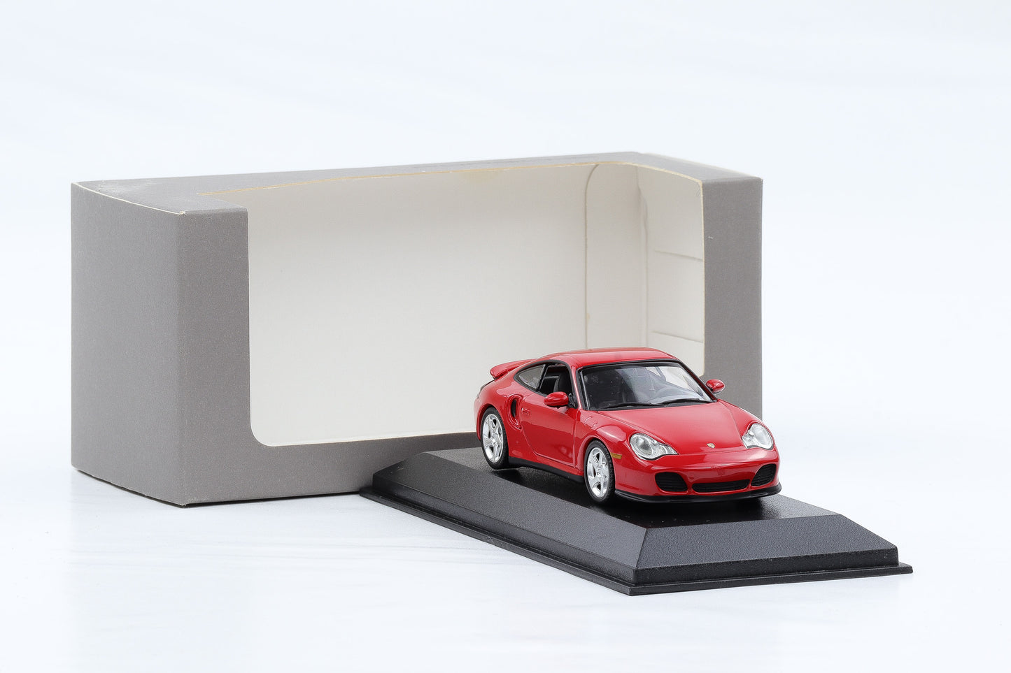 1:43 Minichamps Porsche 911 996 Turbo 2000 Indischrot WAP Dealer