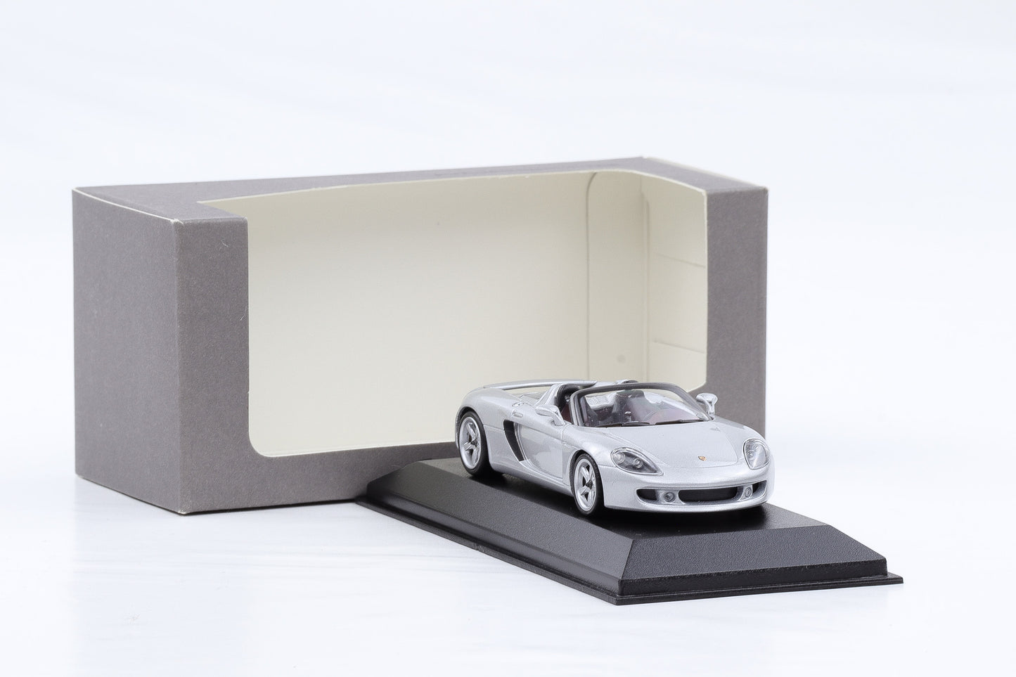 1:43 Minichamps Porsche Carrera GT (980) 2000 silber WAP Dealer