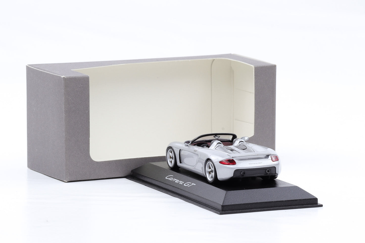 1:43 Minichamps Porsche Carrera GT (980) 2000 silber WAP Dealer