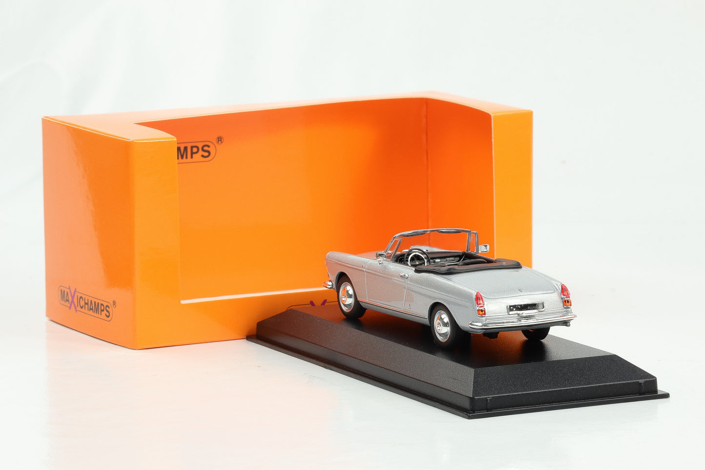 1:43 Minichamps Peugeot 404 Cabriolet 1962 silber Maxichamps