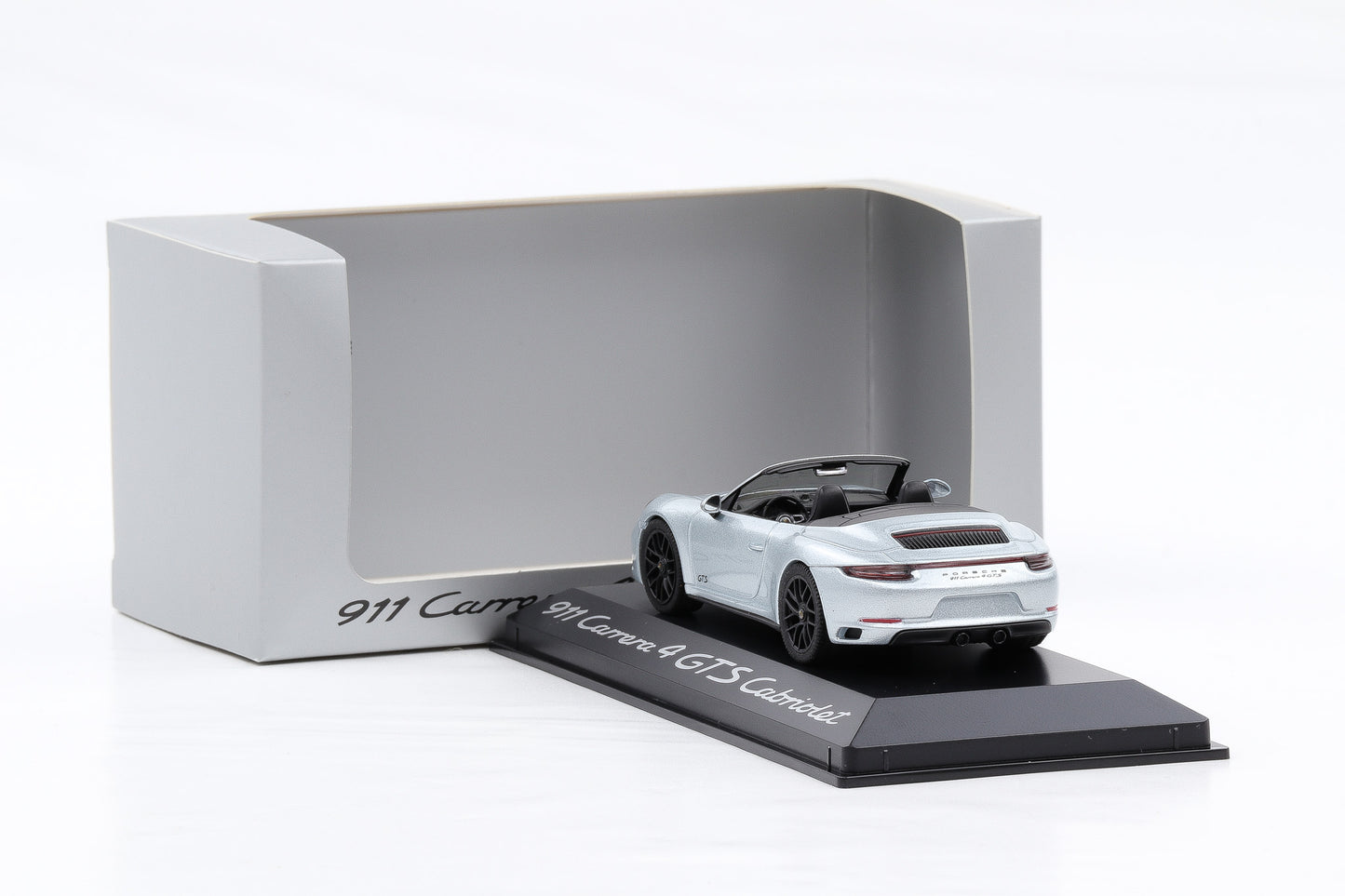 1:43 Herpa Porsche 911 Carrera 4 GTS Cabrio 991 II rhodiumsilber metallic WAP Dealer
