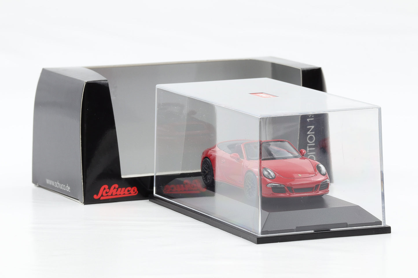 1:43 Porsche 911 991 Carrera 4 GTS Cabrio mit Dach indischrot Schuco