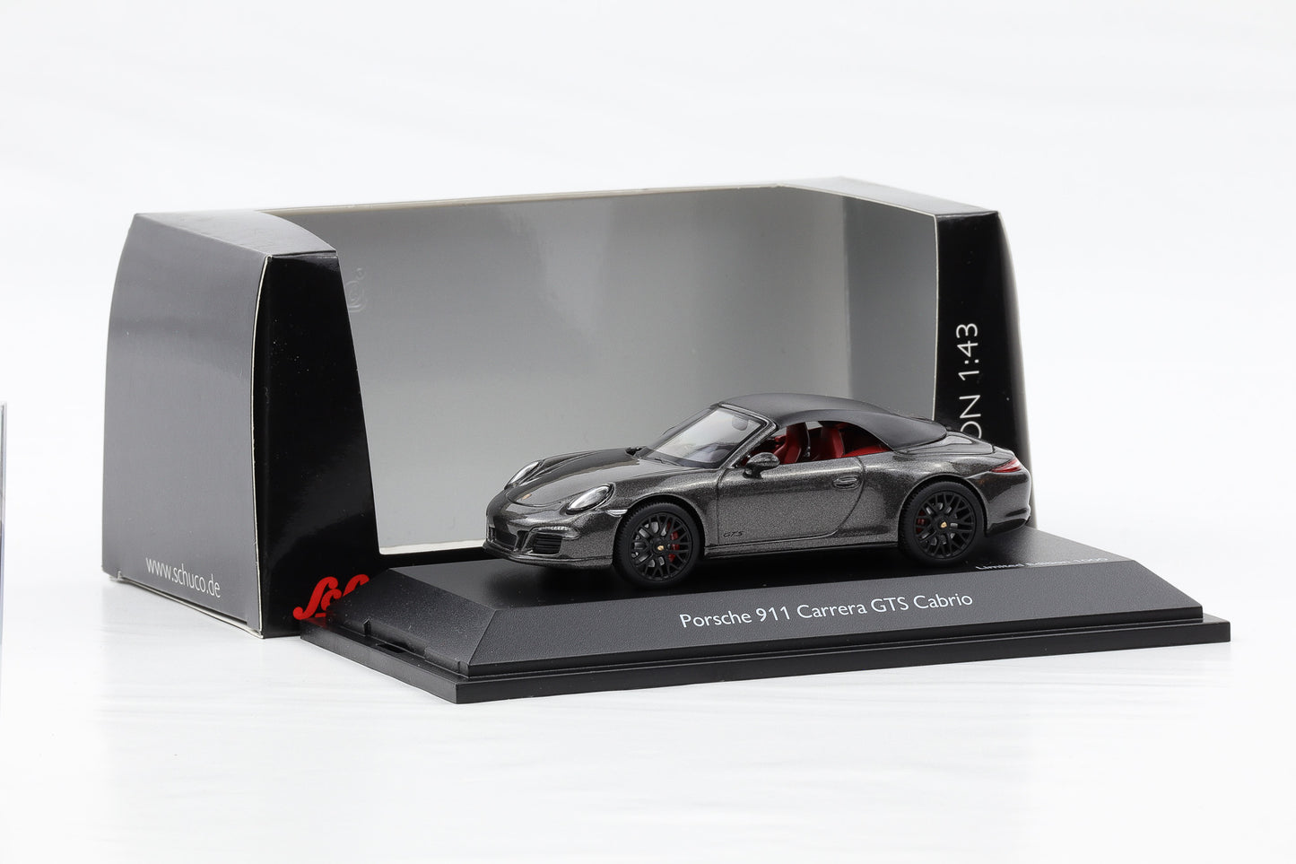 1:43 Porsche 911 991 Carrera 4 GTS Cabrio mit Dach achatgrau Schuco