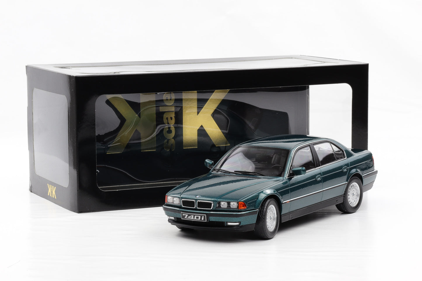 1:18 kk Scale BMW 740i E38 Serie 1 1994 Ascot Green Metallic (353) Diecast + Vitrine