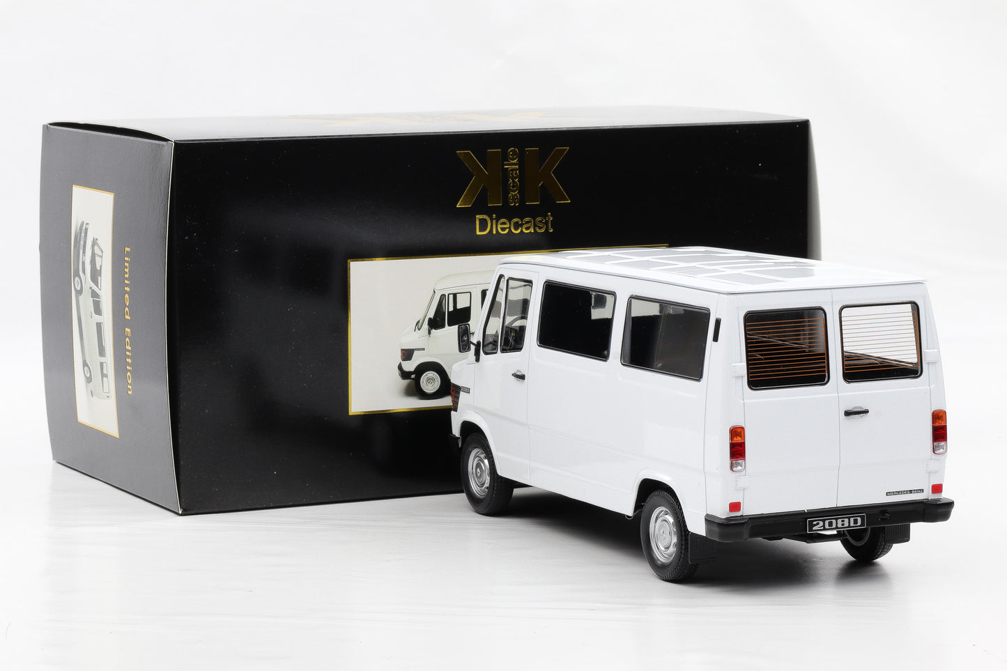 1:18 Mercedes-Benz 208 D Transporter Bus Fenster 1988 weiß KK-Scale