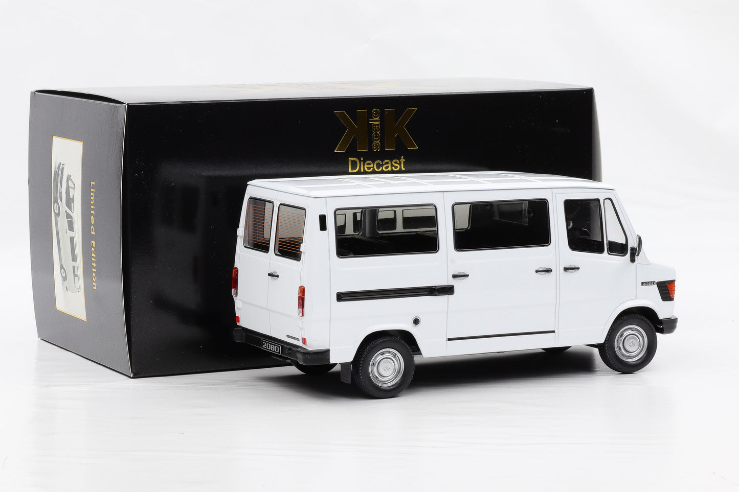 1:18 Mercedes-Benz 208 D Transporter Bus Fenster 1988 weiß KK-Scale