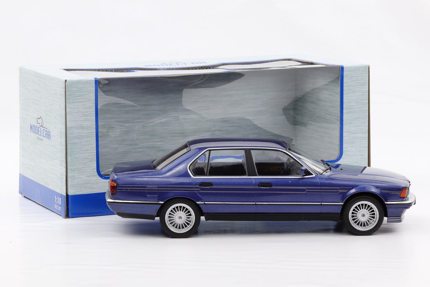 1:18 MCG BMW Alpina B11 3.5 dunkelblau metallic 1992 MCG18232