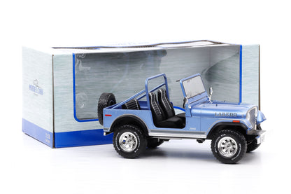 1:18 MCG Jeep CJ-7 Laredo 1980 blau metallic mit Dekor MCG18553