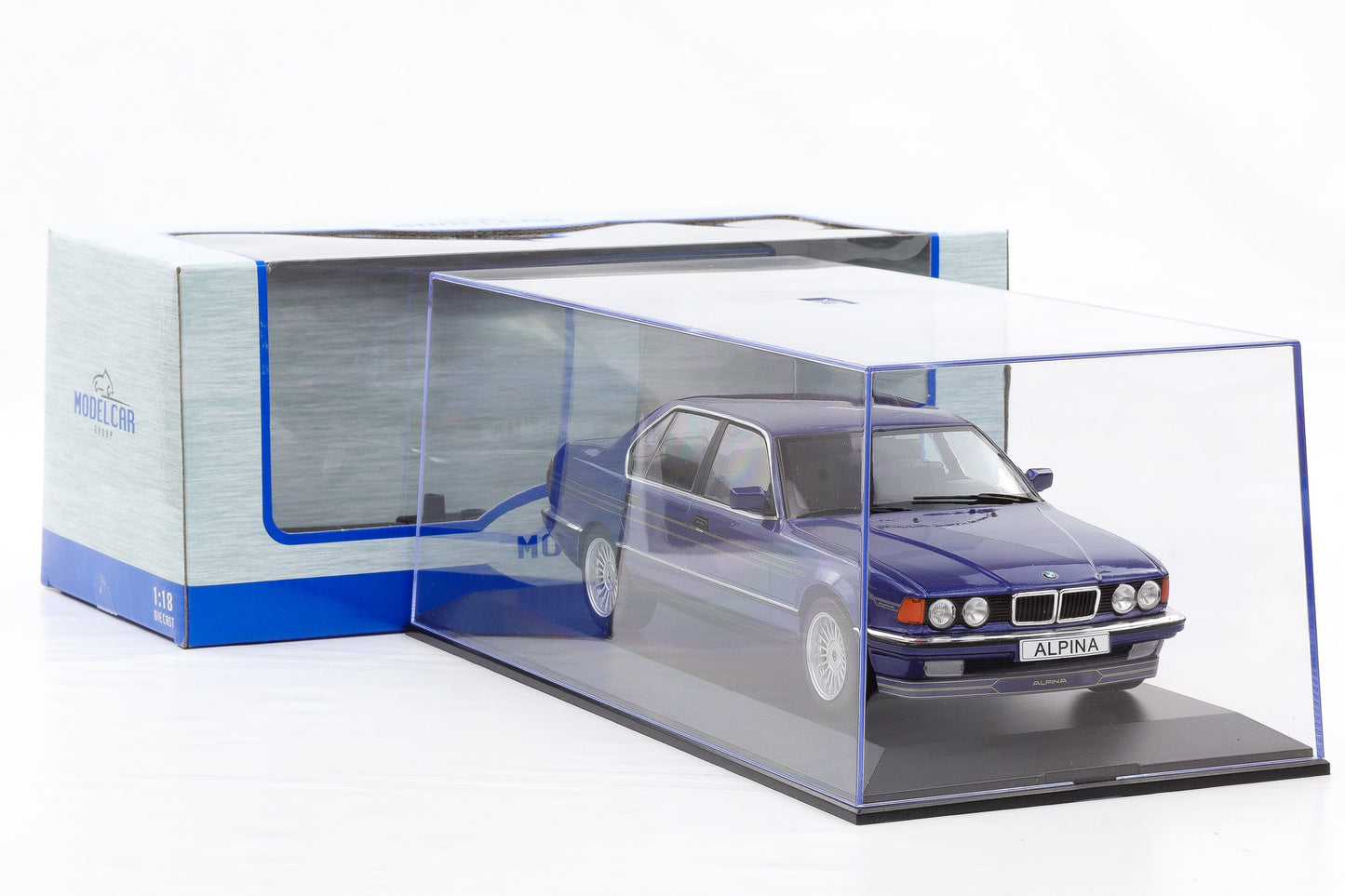 1:18 MCG BMW Alpina B11 3.5 dunkelblau metallic 1992 + Vitrine