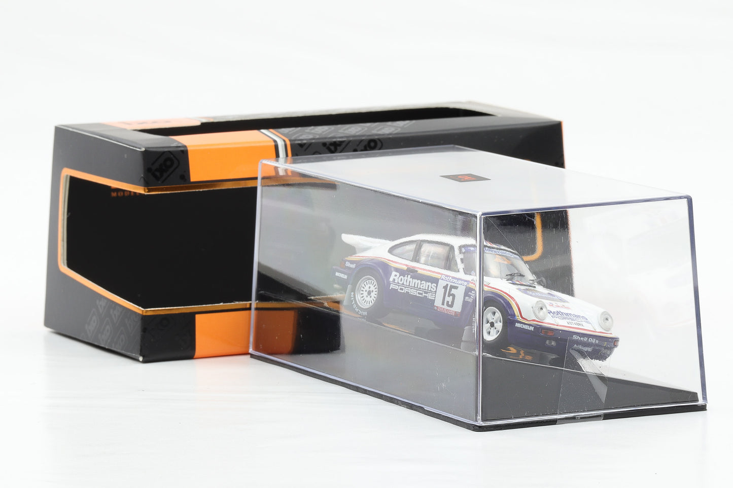 1:43 IXO Porsche 911 SC RS #15 Rothmans Tour de Corse 1985