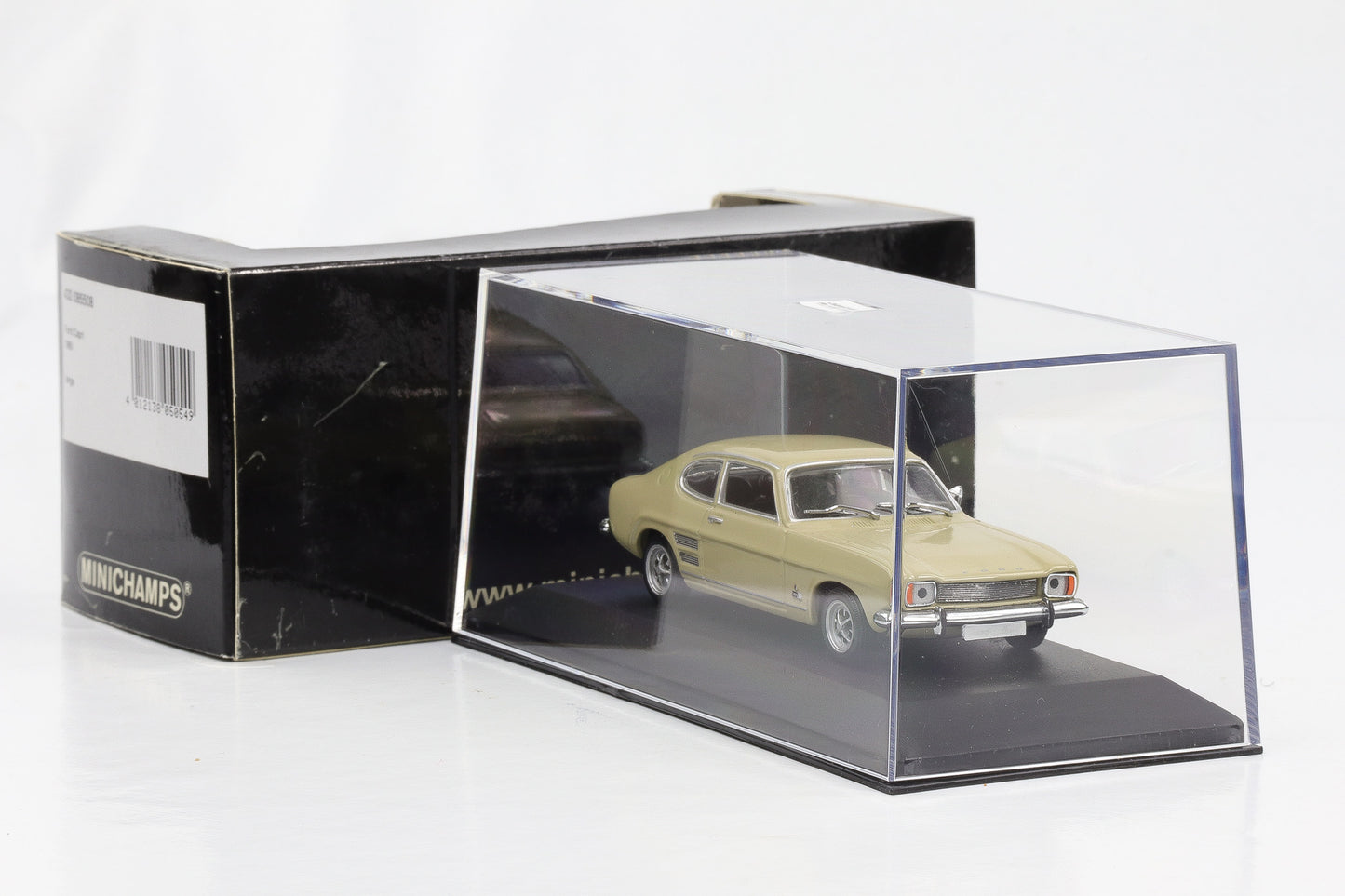 1:43 Minichamps Ford Capri 1969 beige