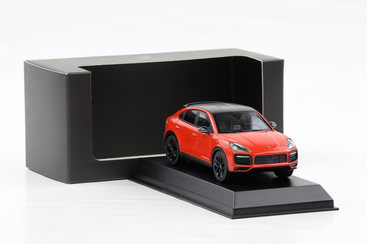 1:43 Porsche Cayenne S Coupe 2019 lavaorange Dealer WAP Norev