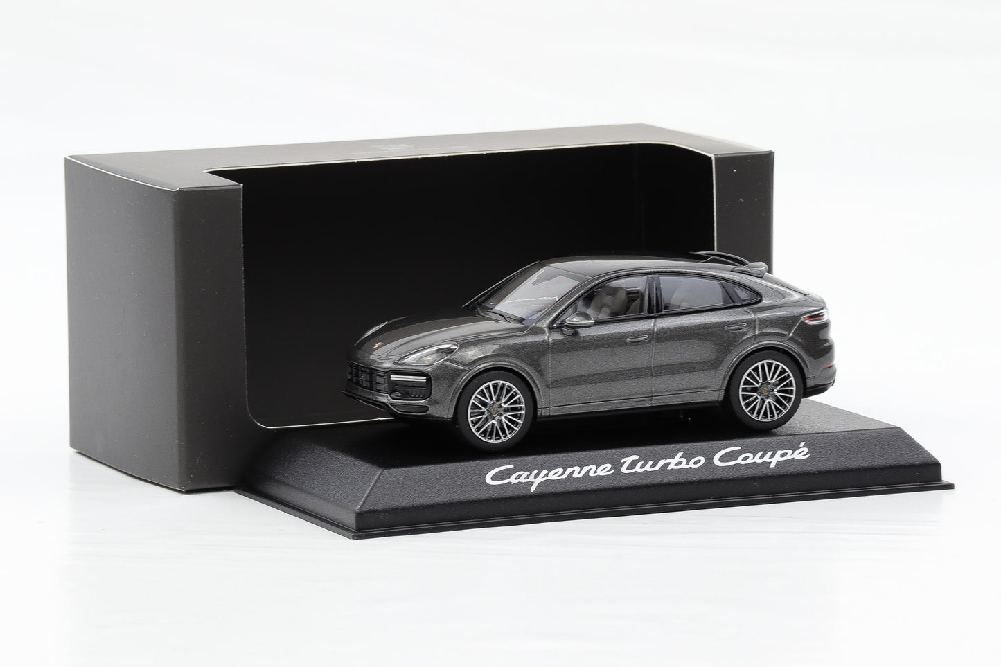 1:43 Porsche Cayenne Turbo Coupe 2019 dunkelgrau metallic dealer WAP Norev