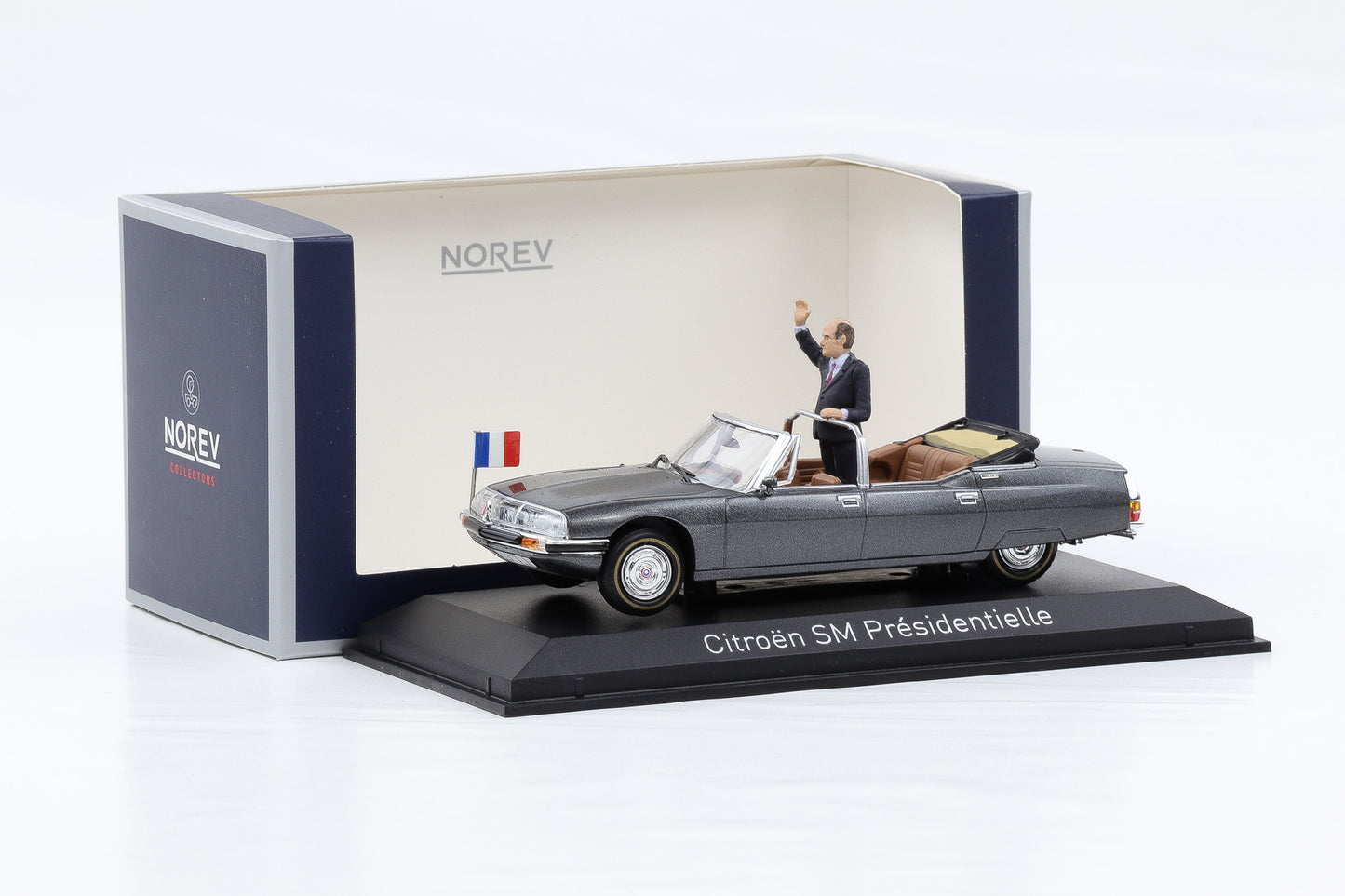 1:43 Norev Citroen SM Presidentielle 1981 Figur Francois Mitterand 158705