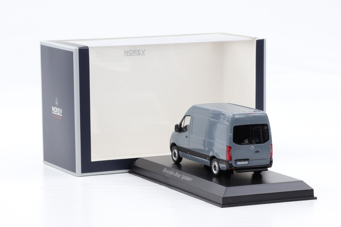 1:43 Norev Mercedes-Benz Sprinter Transporter Kasten grau 2018 351176