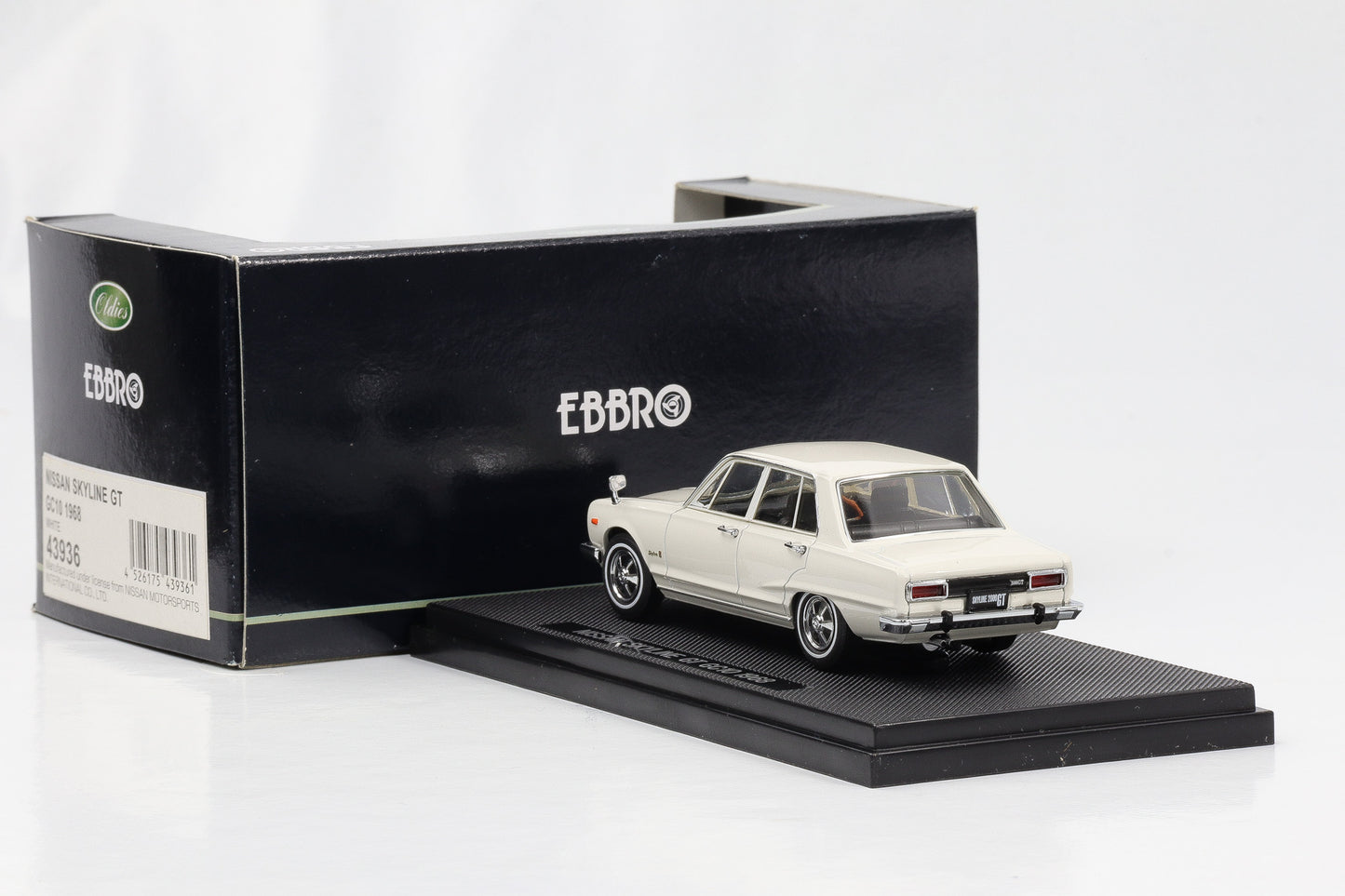 1:43 Ebbro Oldies Nissan Skyline GT GC10 1968 weiß