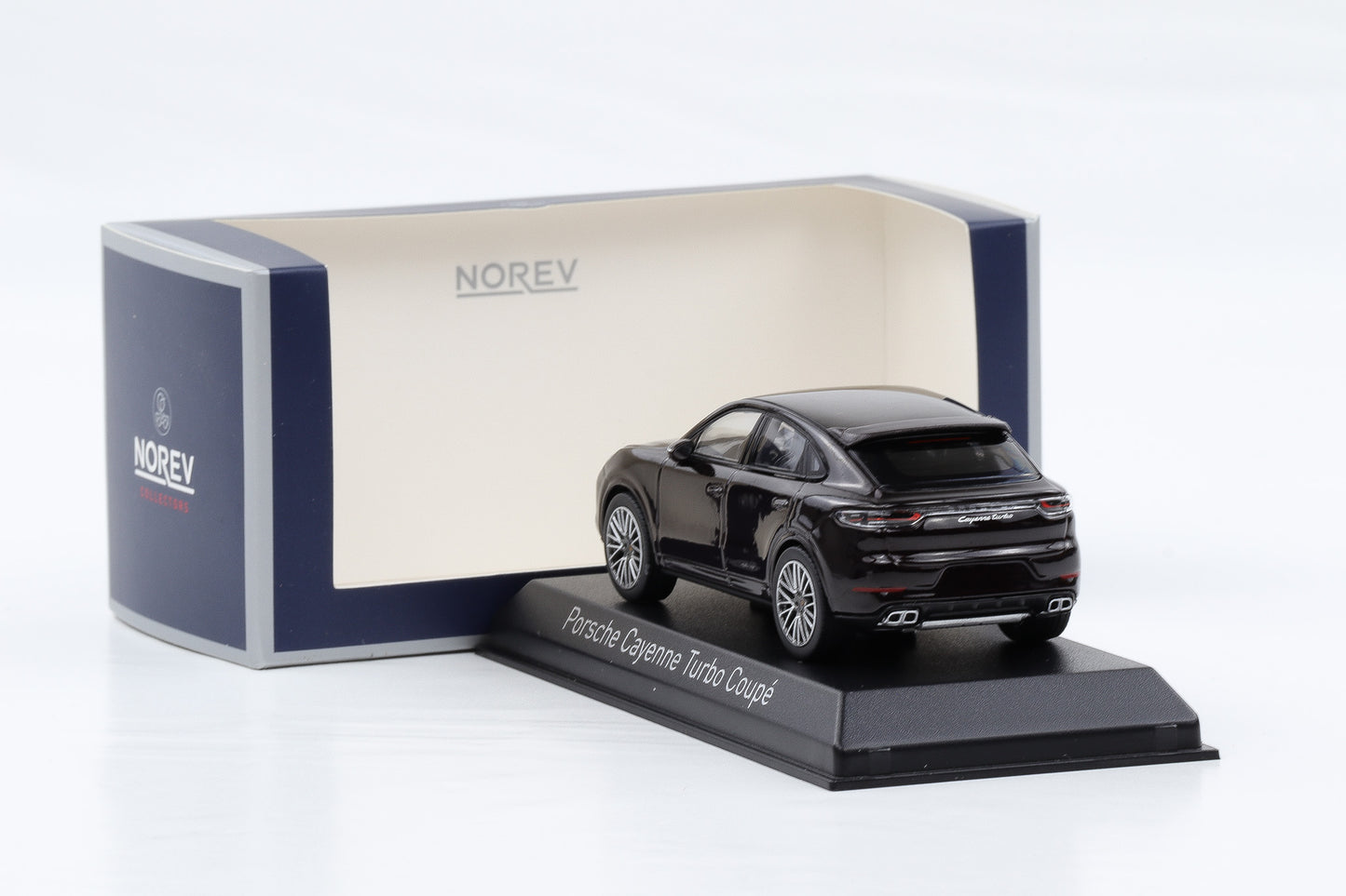 1:43 Norev Porsche Cayenne Turbo Coupe 2019 brown metallic 750061