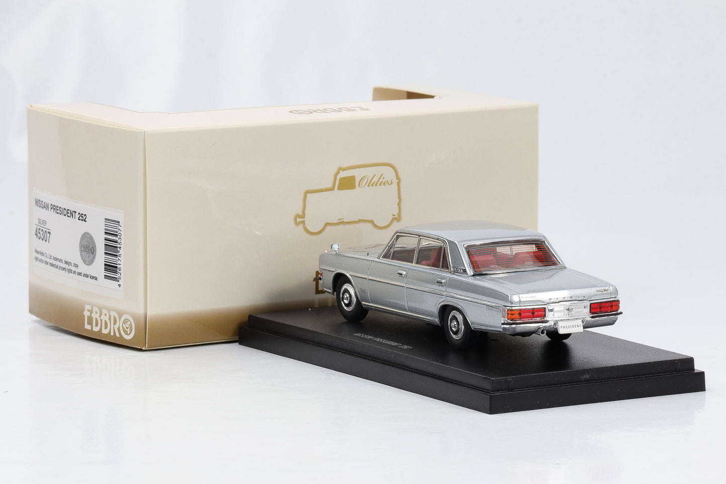 1:43 Ebbro Oldies Nissan President 252 Limousine silber 1987 diecast