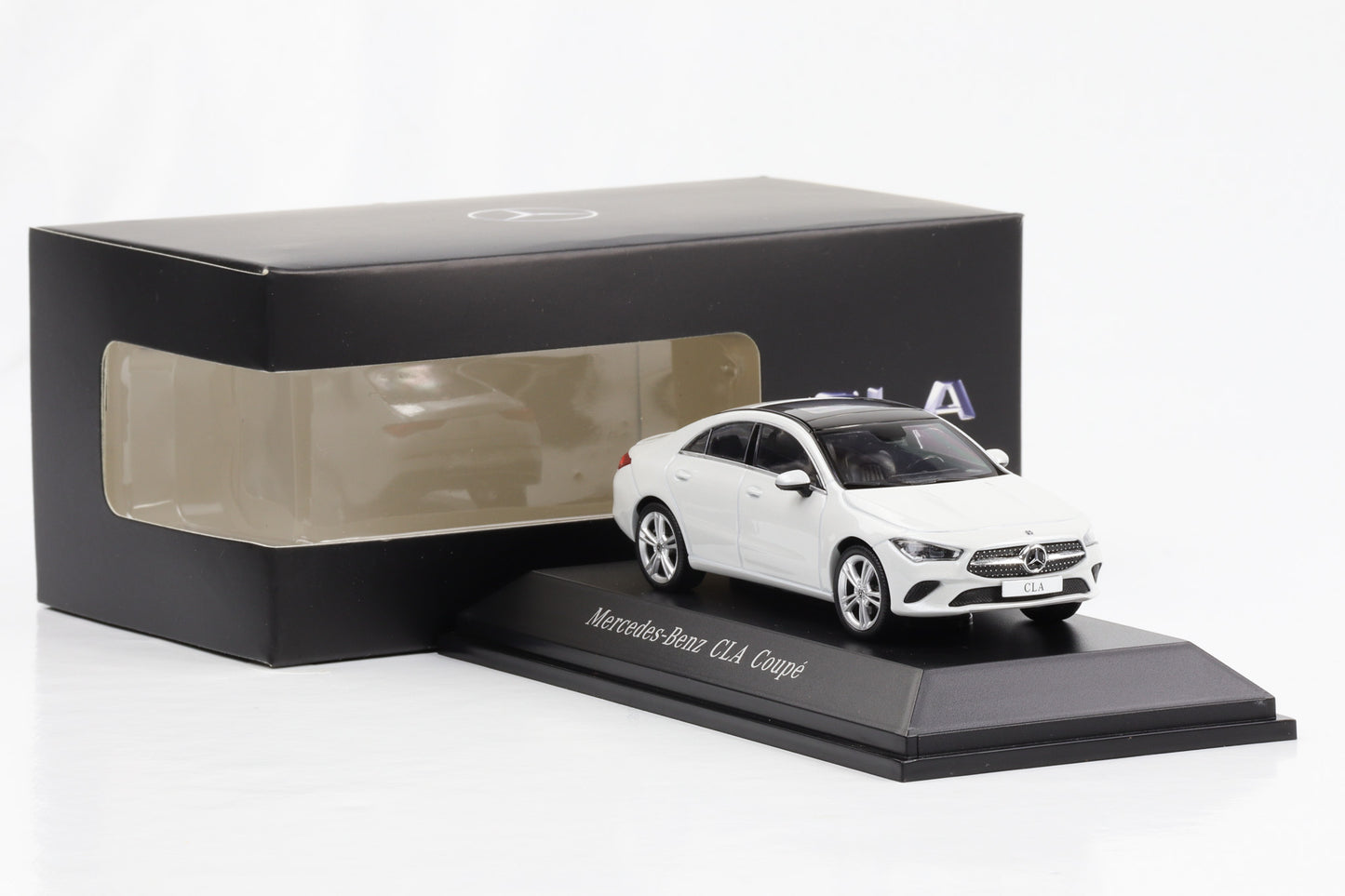 1:43 Spark Mercedes-Benz CLA Coupe 2019 C118 digitalweiß Dealer