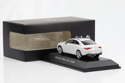 1:43 Spark Mercedes-Benz CLA Coupe 2019 C118 digitalweiß Dealer