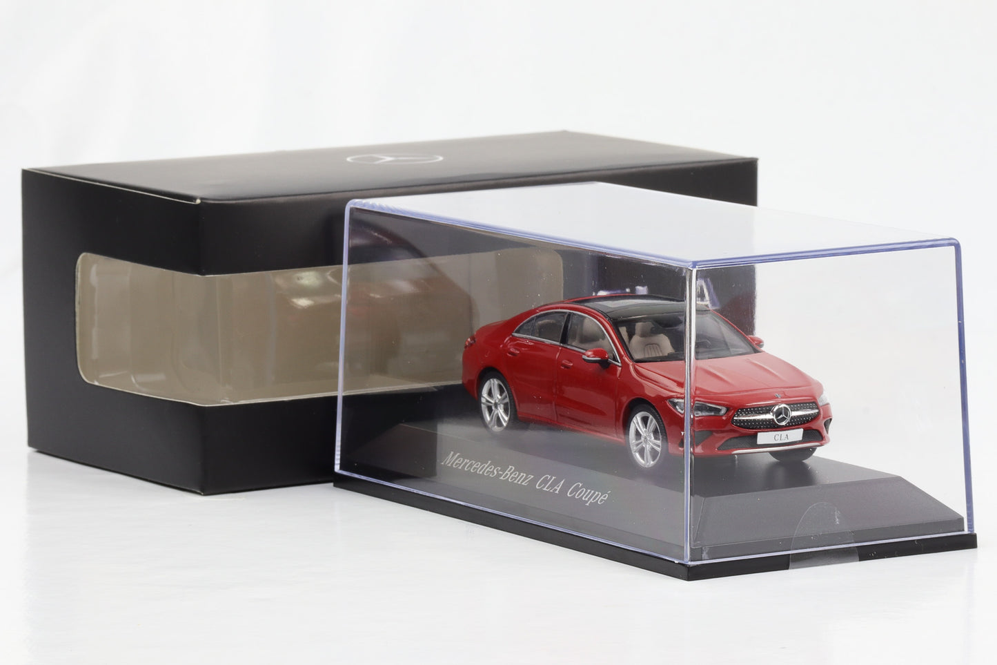 1:43 Spark Mercedes-Benz CLA C118 2019 Coupe jupiterrot Dealer