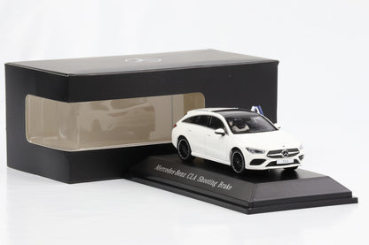 1:43 Spark Mercedes-Benz CLA X118 2019 Shooting Brake polarweiß Dealer