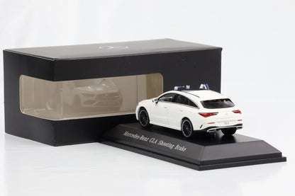 1:43 Spark Mercedes-Benz CLA X118 2019 Shooting Brake polarweiß Dealer