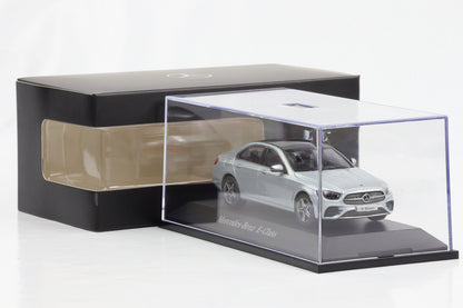 1:43 iScale Mercedes-Benz E-Klasse W213 hightechsilber 2020 Dealer