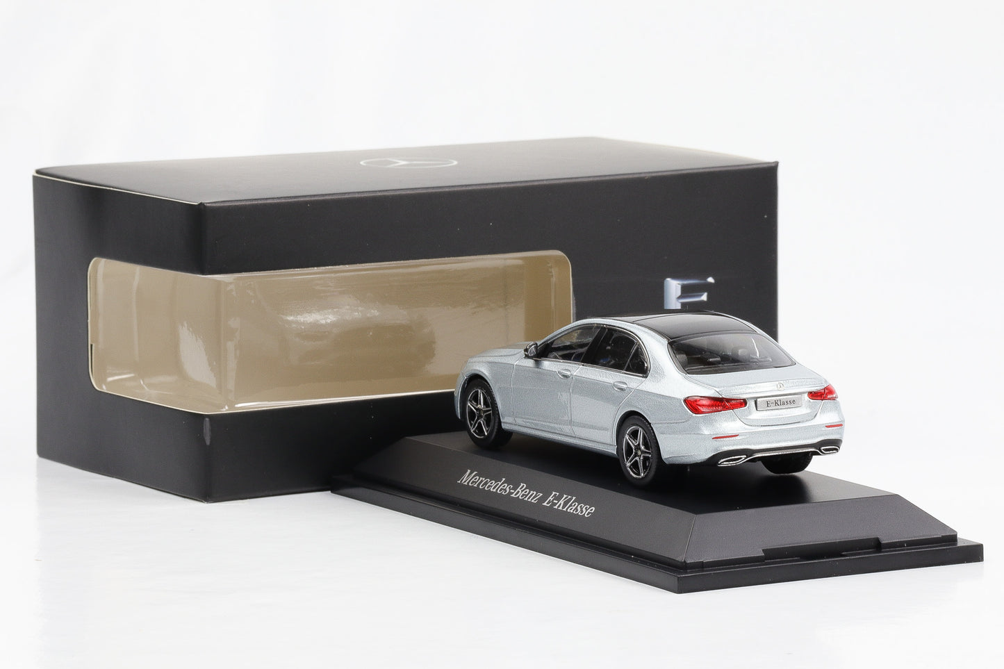 1:43 iScale Mercedes-Benz E-Klasse W213 hightechsilber 2020 Dealer