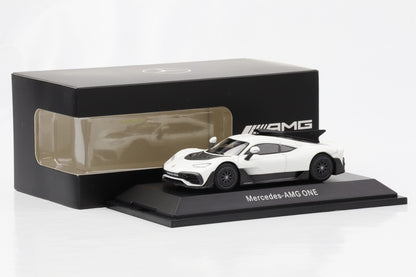 1:43 Mercedes-Benz AMG ONE designo kaschmirweiß iScale Dealer