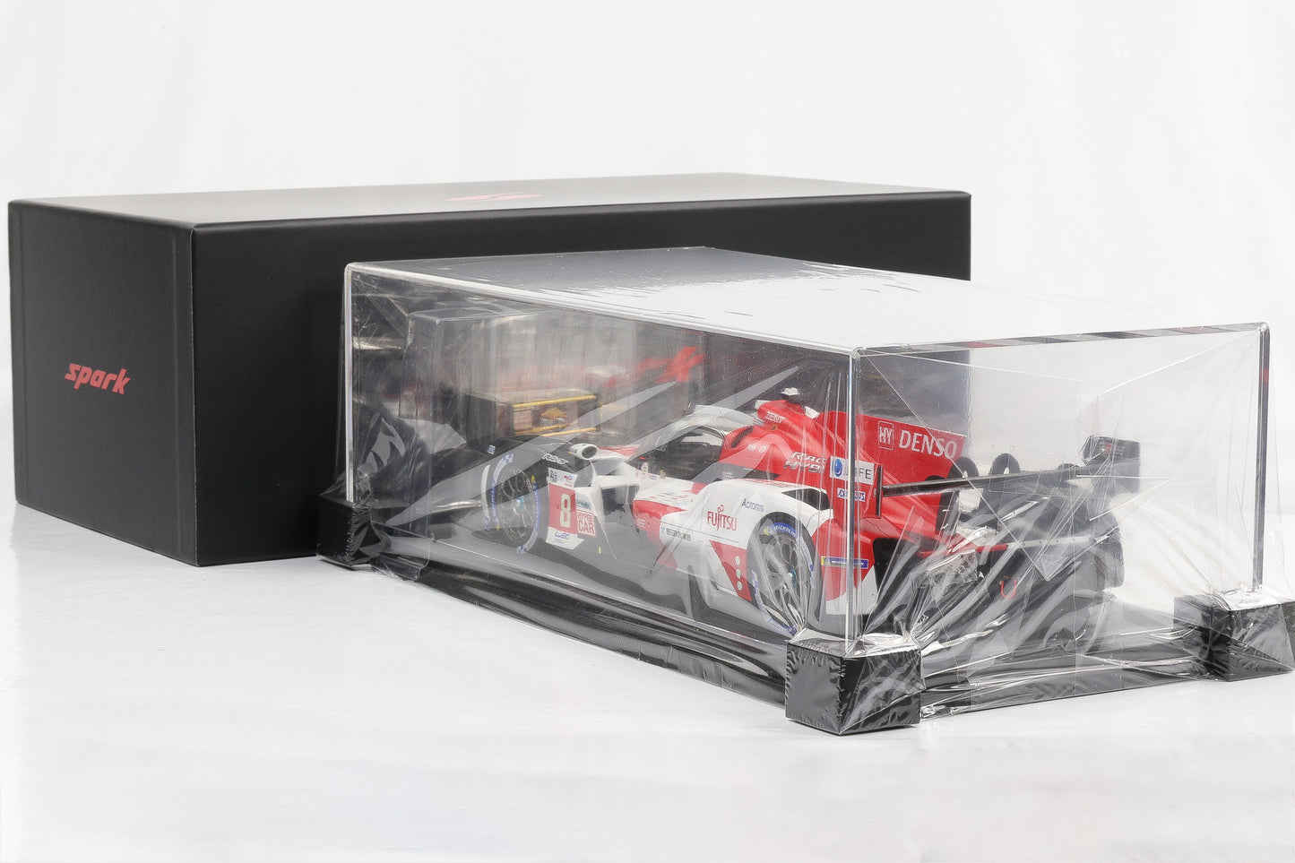 1:18 Toyota GR010 Hybrid #8 Winner 24h LeMans 2022 Gazoo Racing Spark OVP