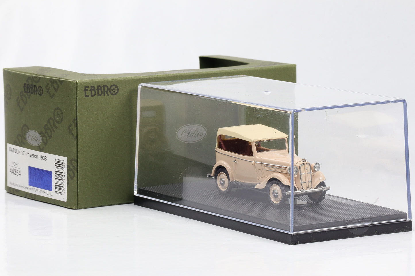 1:43 Ebbro Oldies Datsun 17 Phaeton 1938 beige diecast