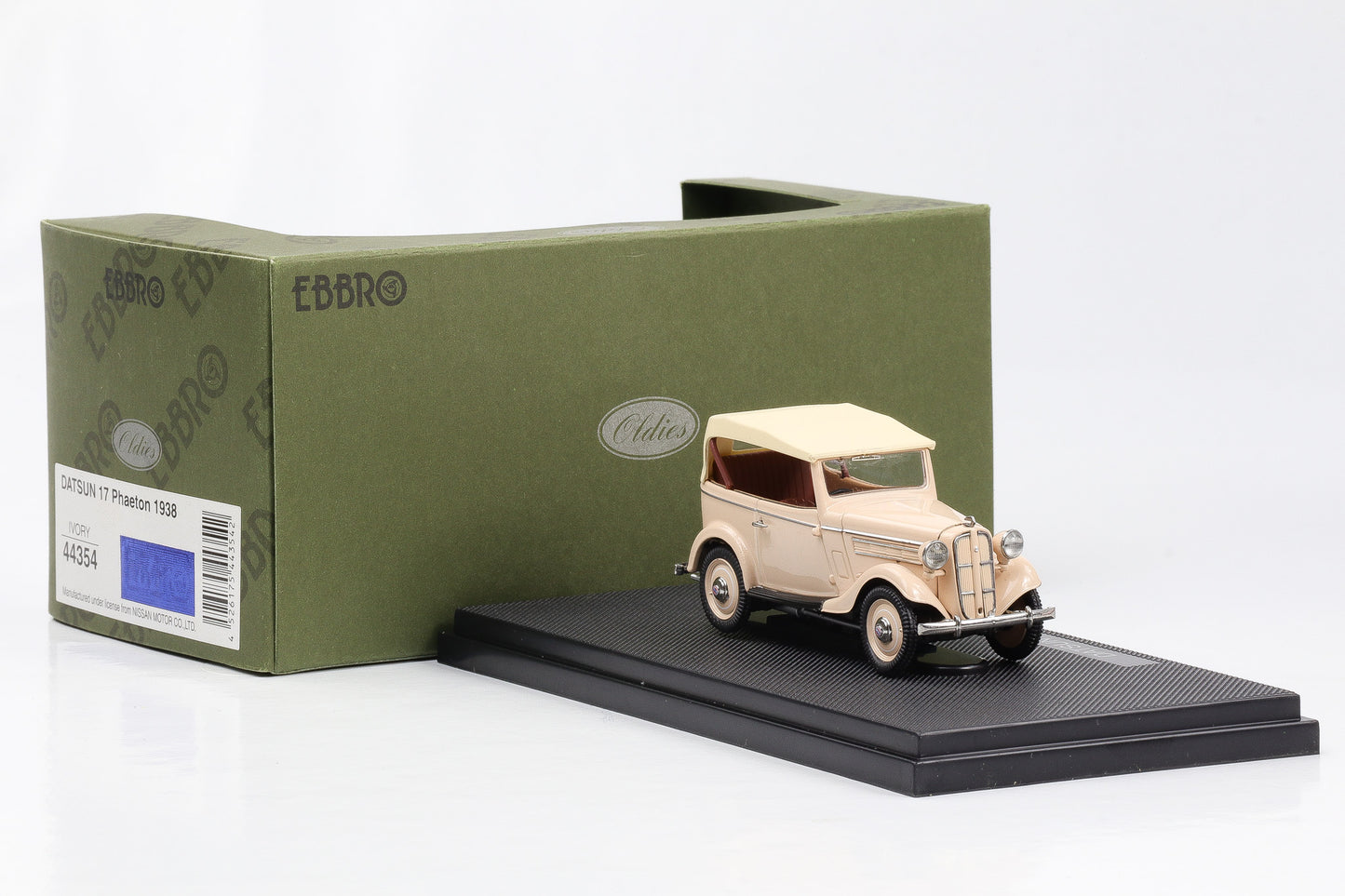 1:43 Ebbro Oldies Datsun 17 Phaeton 1938 beige diecast