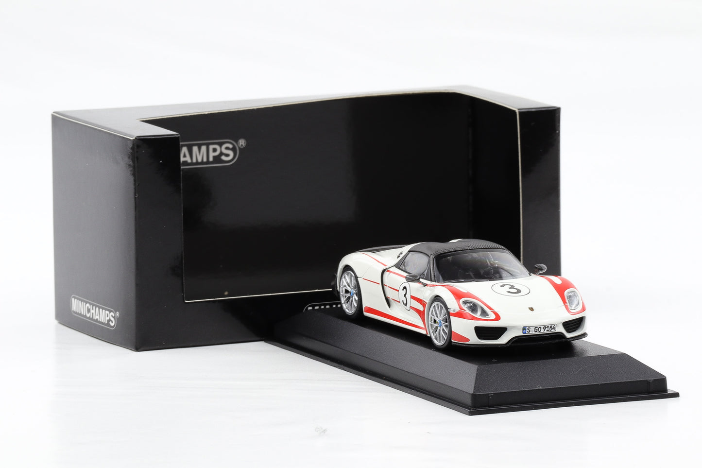 1:43 Minichamps Porsche 918 Spyder Weissach Package 2015 Salzburg Racing
