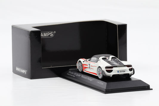 1:43 Minichamps Porsche 918 Spyder Weissach Package 2015 Salzburg Racing