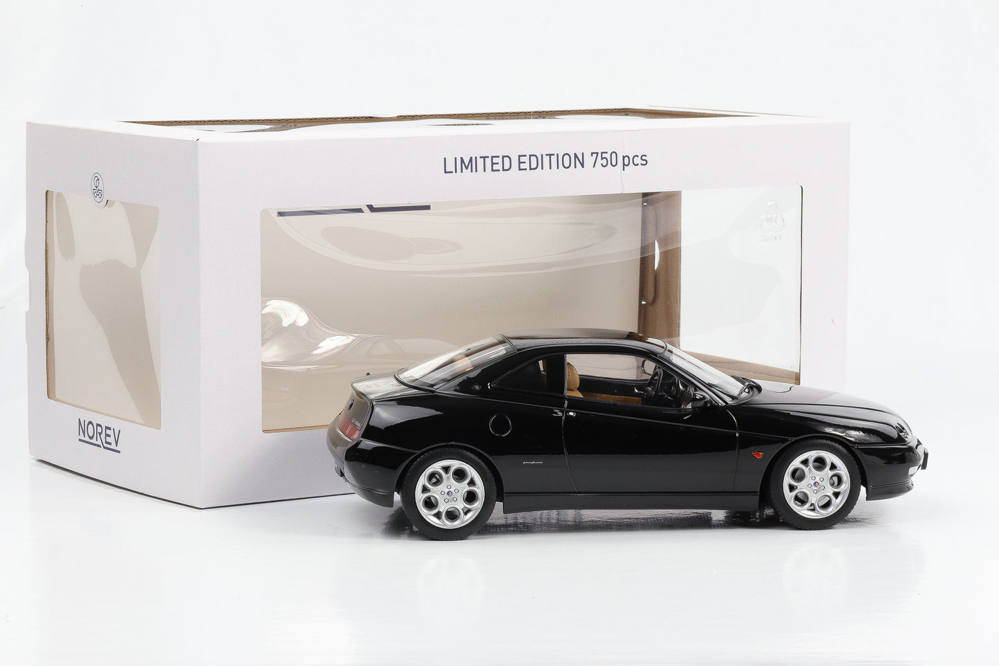 1:18 Alfa Romeo GTV Gran Turismo Veloce Coupe 2.0 16V 1999 schwarz Norev 187841