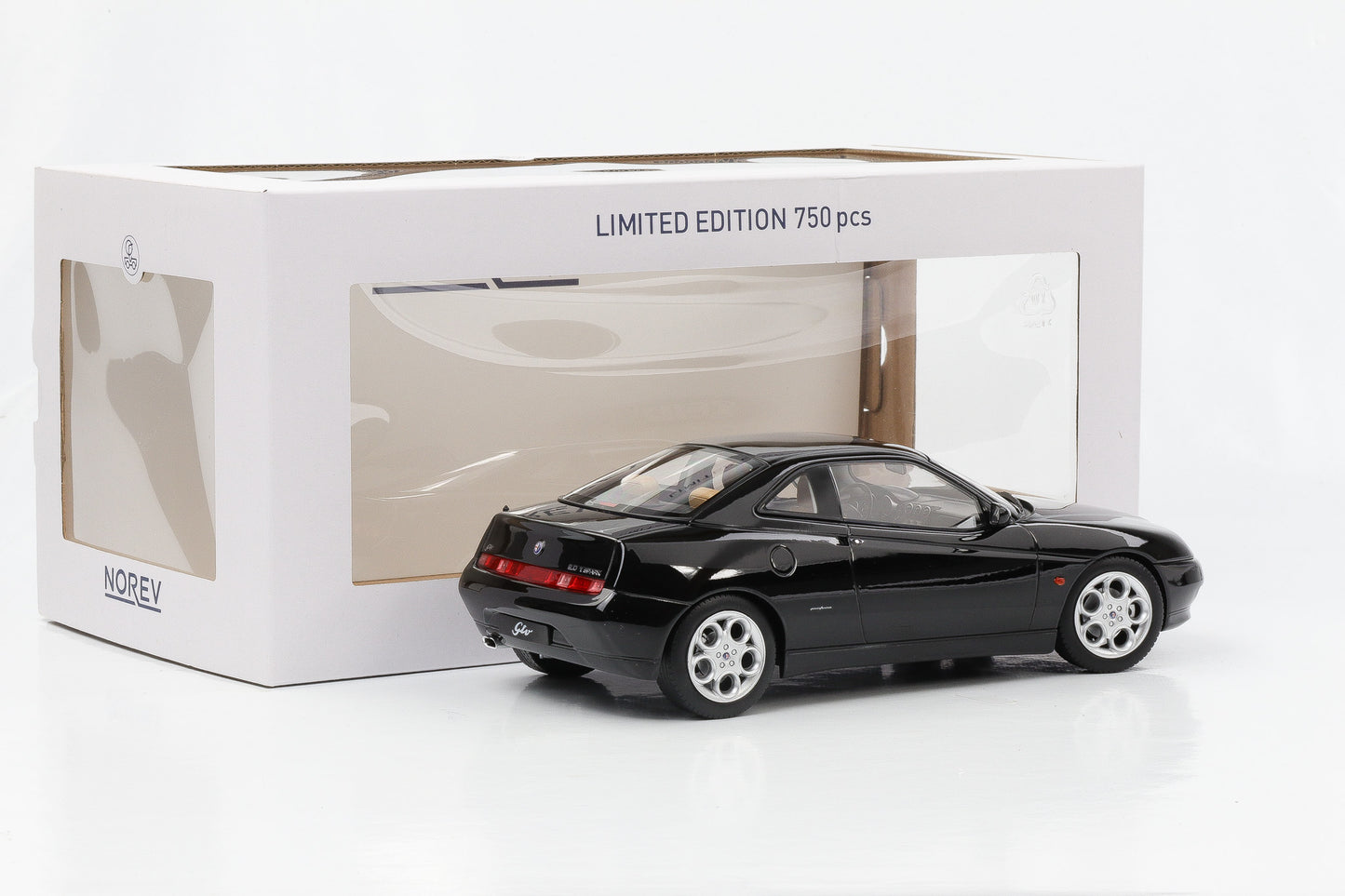 1:18 Alfa Romeo GTV Gran Turismo Veloce Coupe 2.0 16V 1999 schwarz Norev 187841