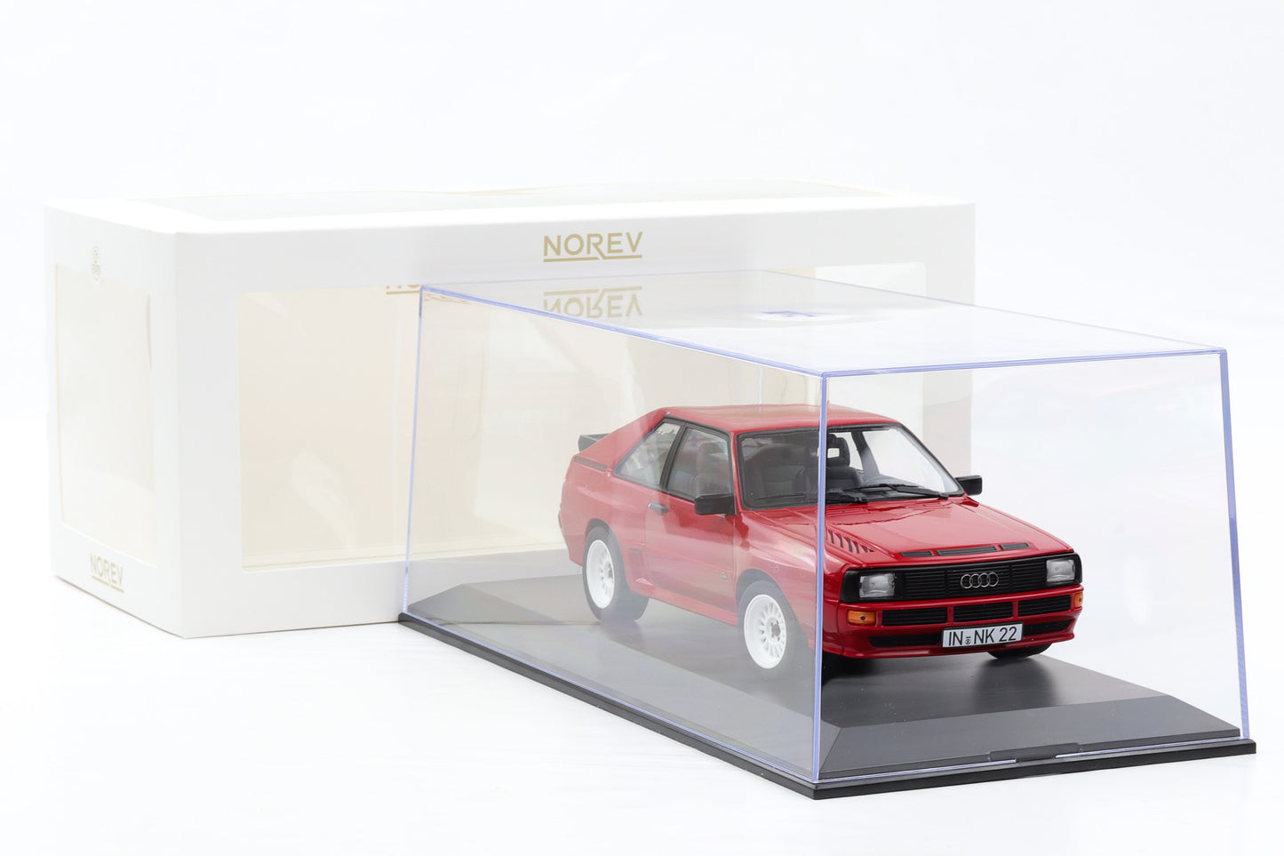 1:18 Norev VW Audi Sport Quattro Gr. B 1985 rot + Vitrine