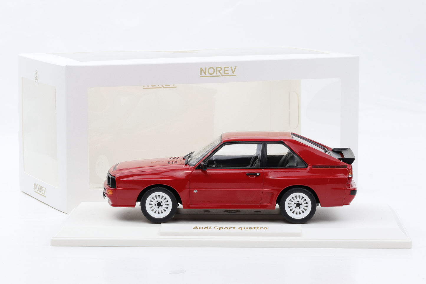 1:18 Norev VW Audi Sport Quattro Gr. B 1985 rot + Vitrine