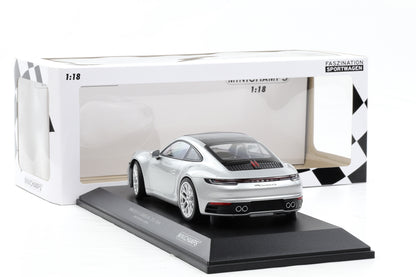 1:18 Minichamps Porsche 911 992 Carrera 4S silber metallic 2023 limited 300pcs