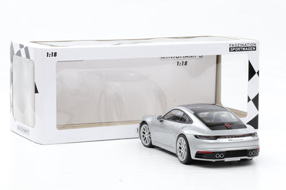 1:18 Minichamps Porsche 911 992 Carrera 4S silber metallic 2023 limited 300pcs