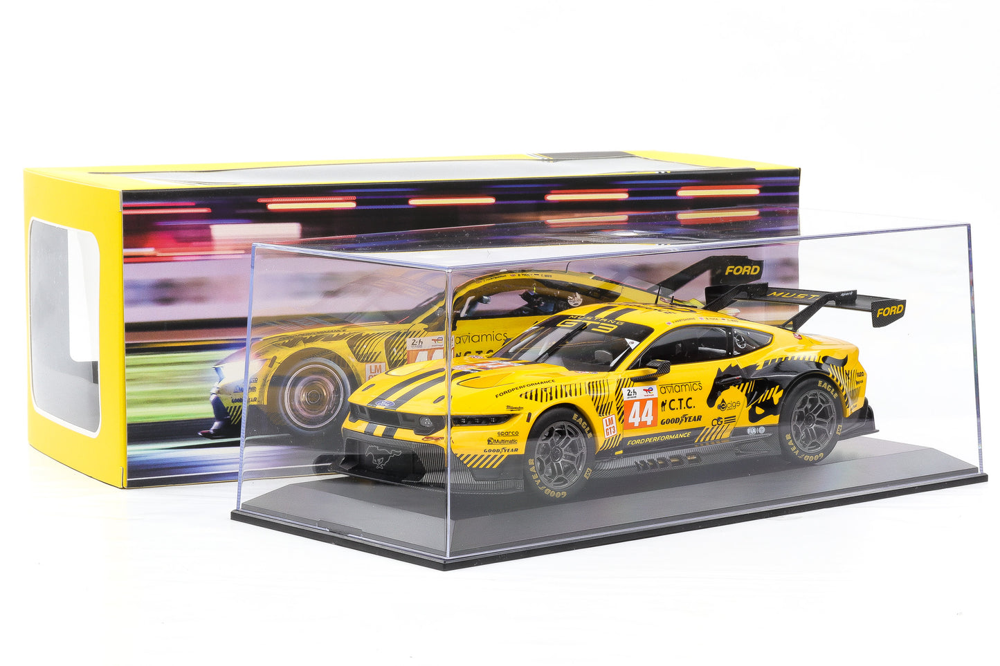 1:18 IXO Ford Mustang GT3 #44 24h LeMans 2024 Proton Competition+Vitrine