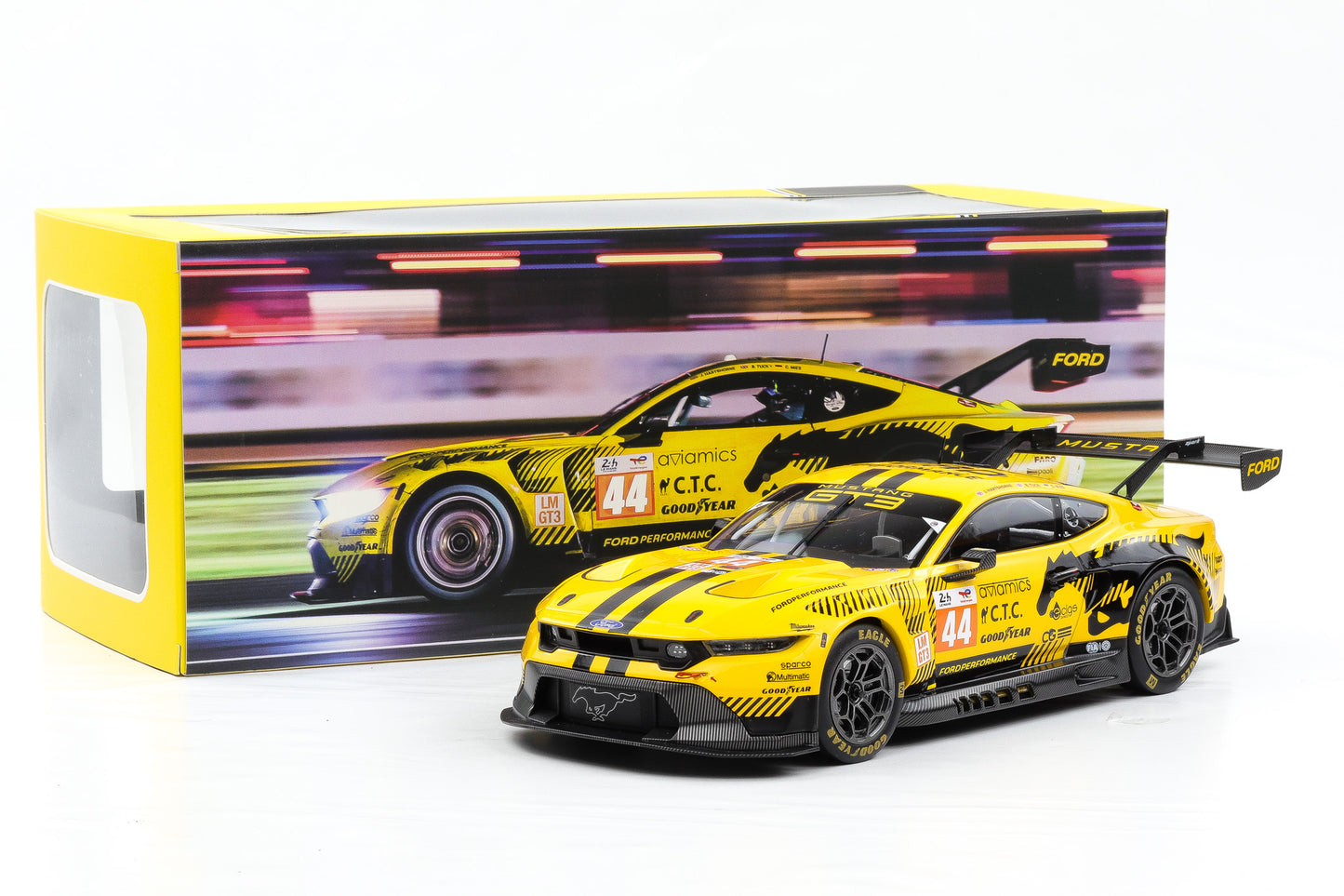 1:18 IXO Ford Mustang GT3 #44 24h LeMans 2024 Proton Competition+Vitrine