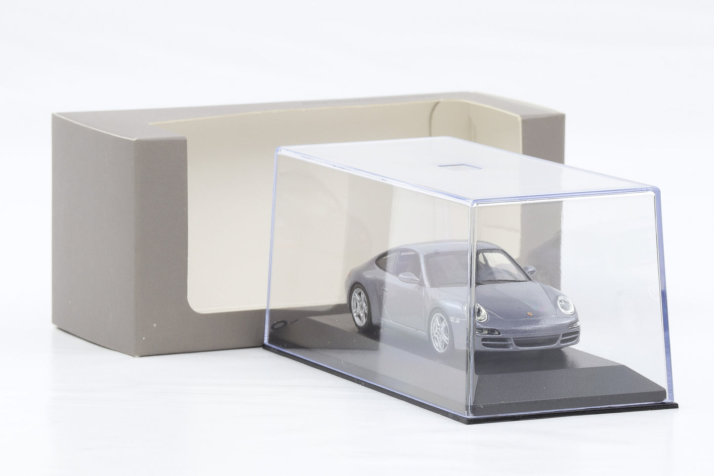 1:43 Minichamps Porsche 911 997 Carrera S Seal grey metallic 2004 WAP Dealer