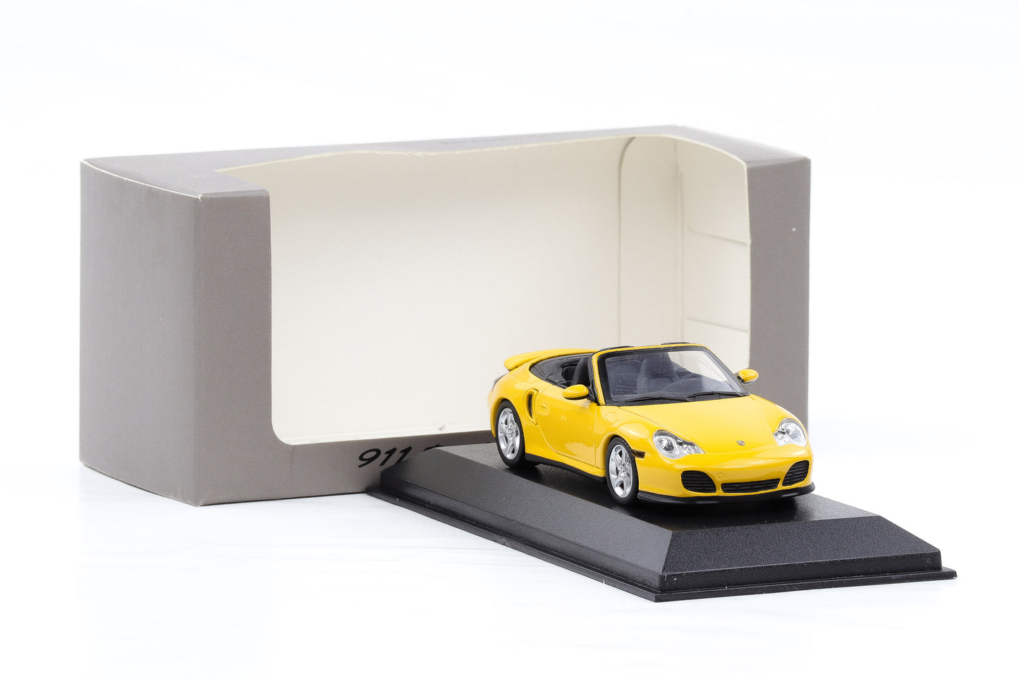 1:43 Minichamps Porsche 911 996 Turbo Cabriolet Speedgelb 2003 WAP Dealer