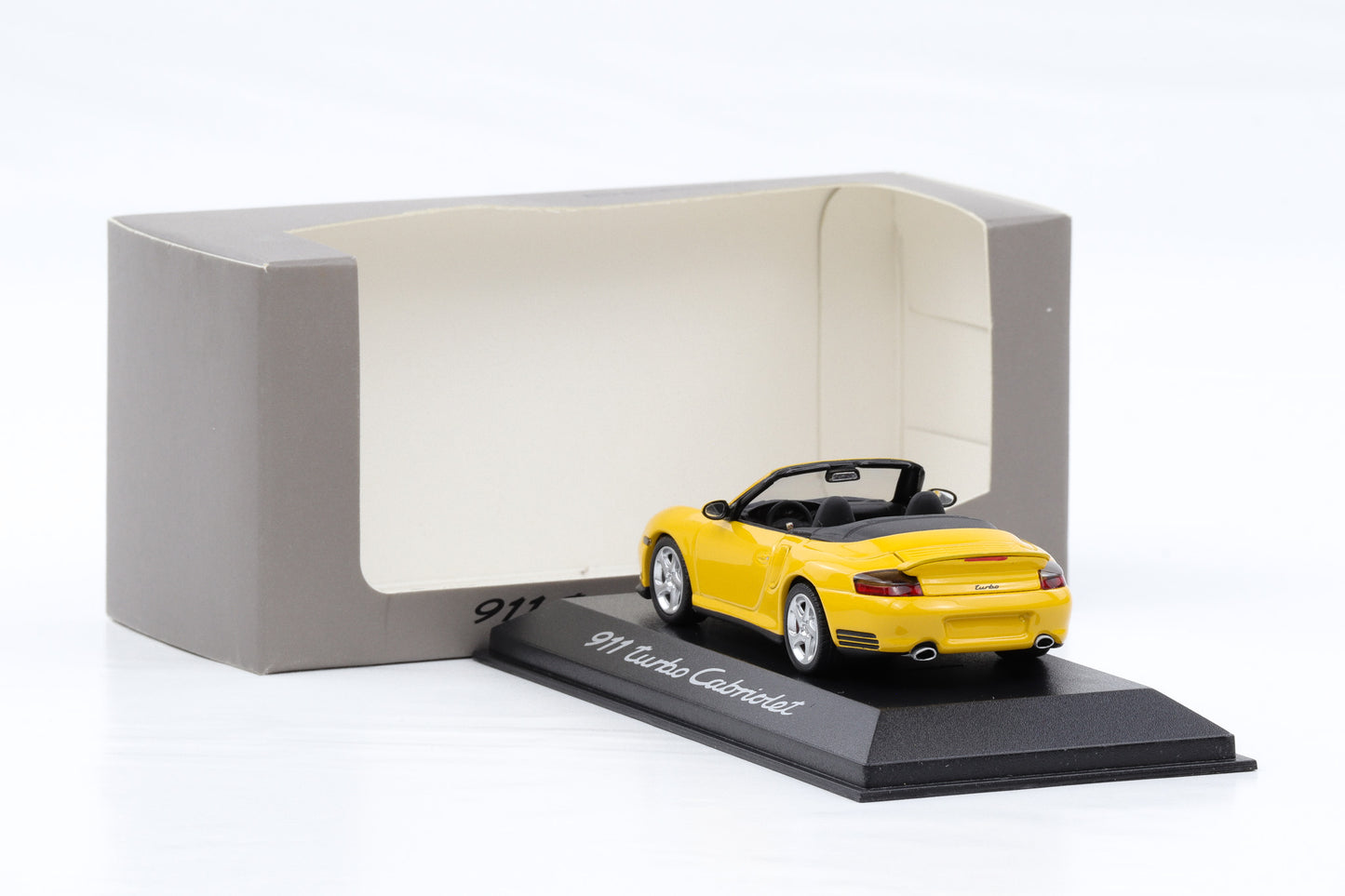 1:43 Minichamps Porsche 911 996 Turbo Cabriolet Speedgelb 2003 WAP Dealer