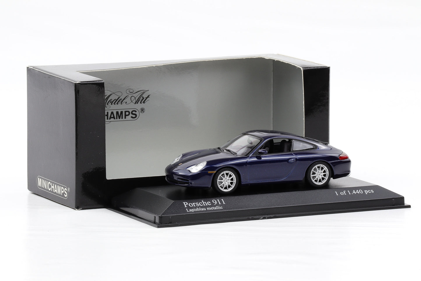 1:43 Minichamps Porsche 911 996 Carerra 2001 lapisblau metallic